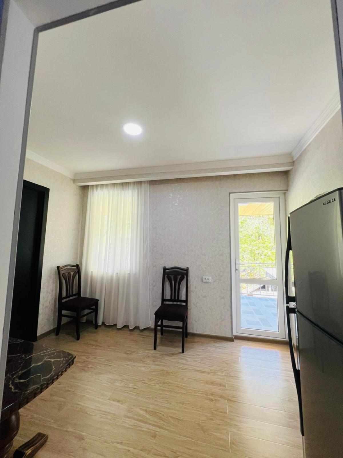 Butichi Guest House Chiatura Екстериор снимка